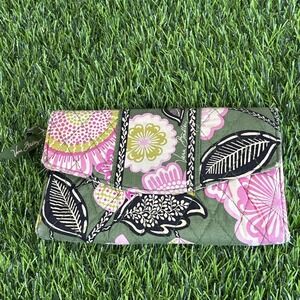 Vera Bradley Quilted Wallet Zip Organizer Green Pink Floral Cotton
